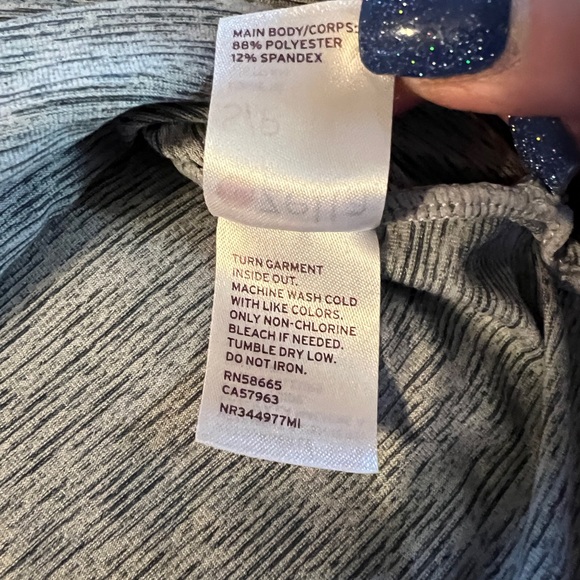 Zella Grey Keyhole Long Sleeve Tee Thumb Hole Sleeves EUC Size Small - Picture 5 of 6